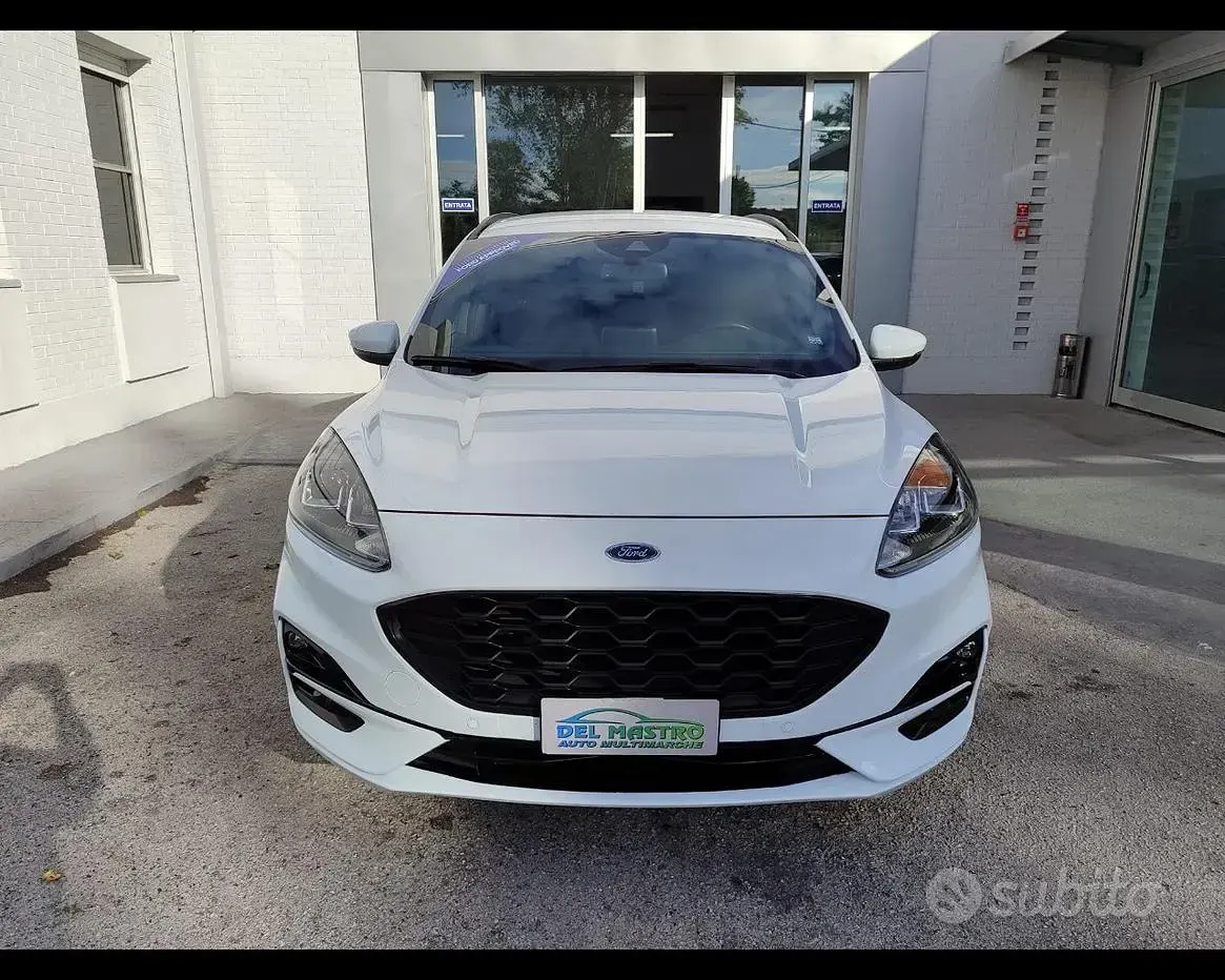 Usata Ford Kuga ST-Line 120 CV (88 kW) 2022 Bianco SUV