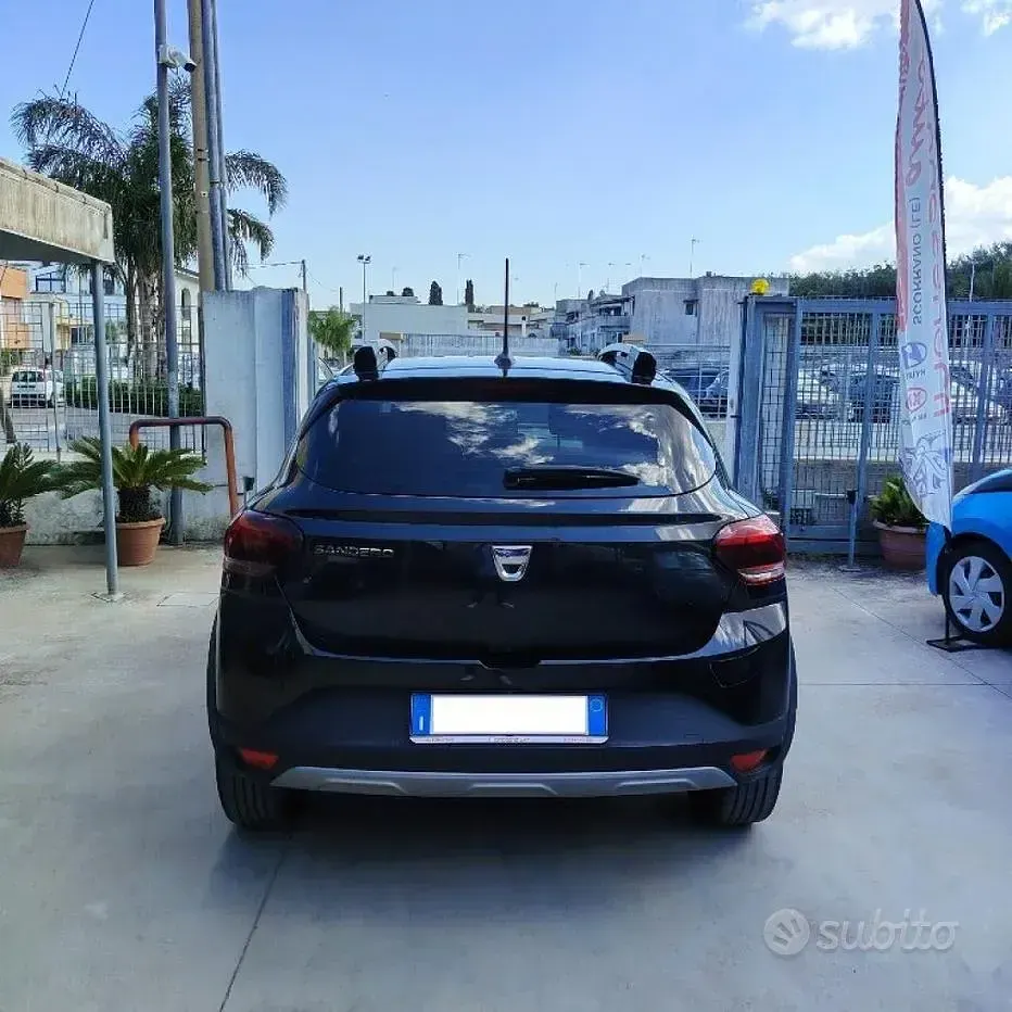 Usata Dacia Sandero Comfort 101 CV (74 kW) 2021 Nero Berlina