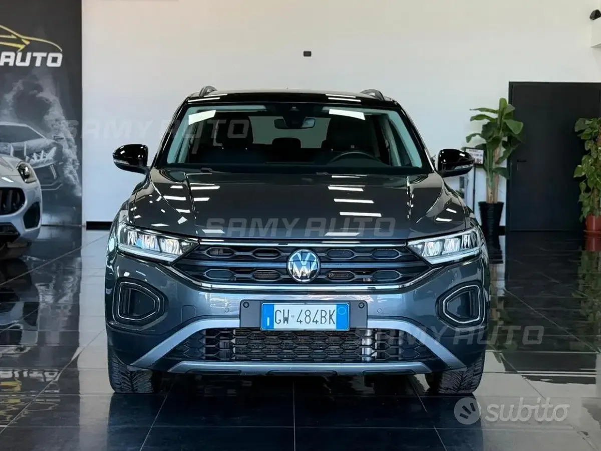 Usata VW T-Roc Style 116 CV (85 kW) 2024 Grigio SUV