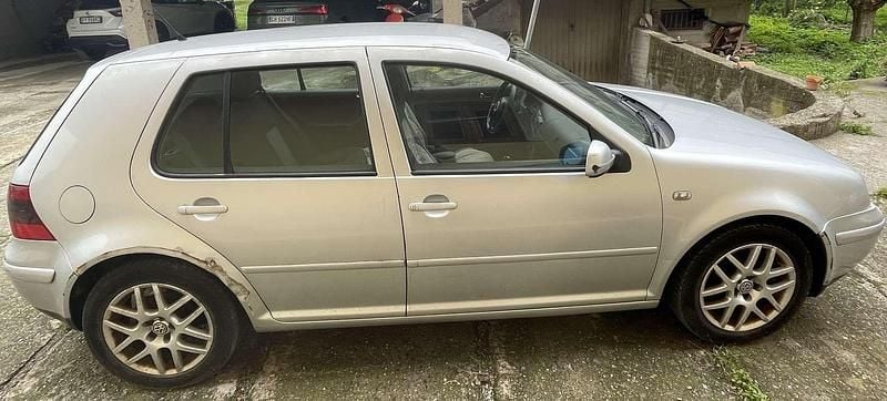 Usata VW Golf IV 116 CV (85 kW) 2000 Utilitaria