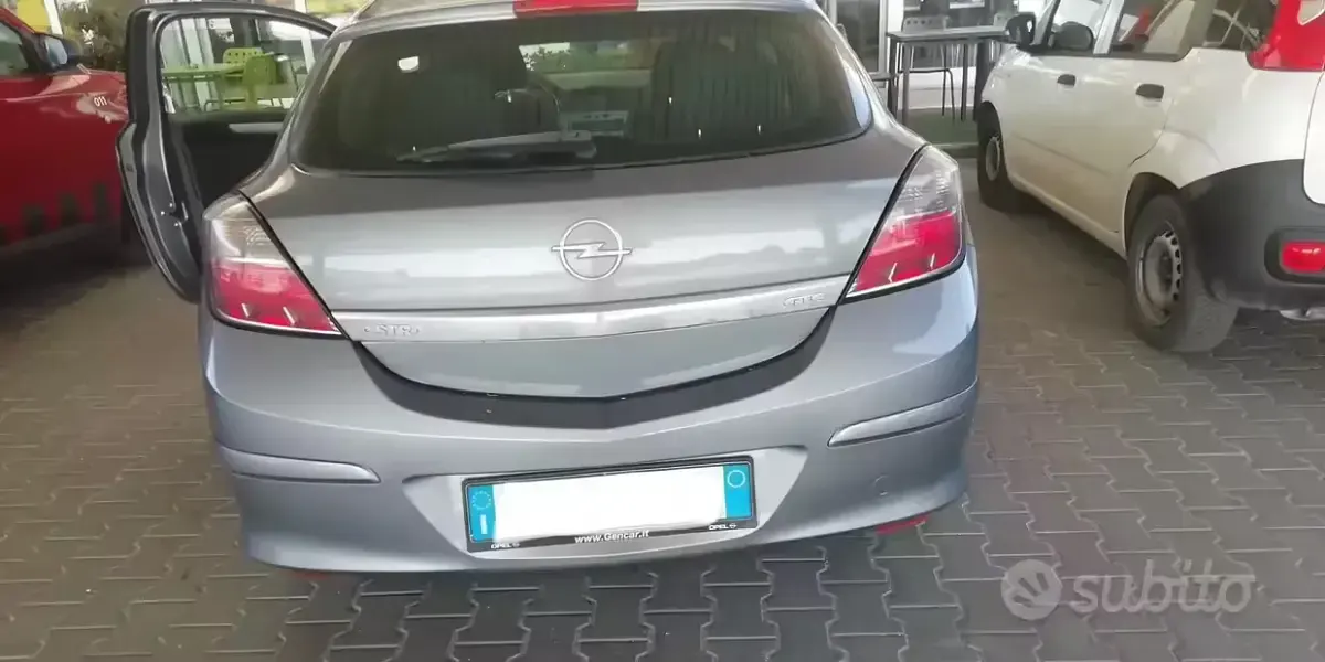Usata Opel Astra 82 CV (60 kW) 2008 Grigio Coupé