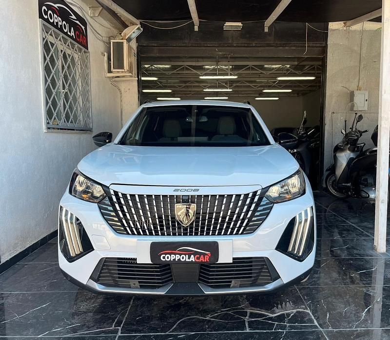 Usata Peugeot 2008 Allure 130 CV (95 kW) 2023 Bianco SUV