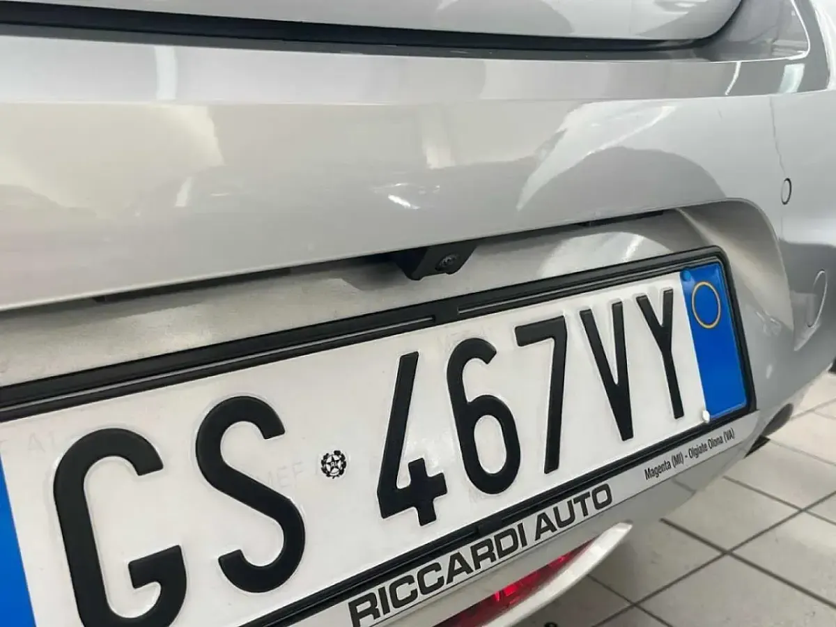 Usata Opel Corsa 101 CV (74 kW) 2024 Argento Utilitaria
