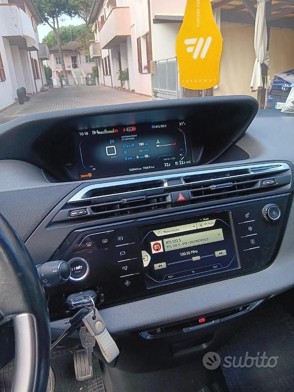 Marrone Usata 2016 Citroën C4 Picasso Monovolume | 9000 € (Buon prezzo) - Immagine 1/4