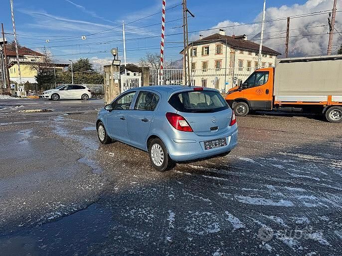 Usata Opel Corsa Cosmo 80 CV (58 kW) 2009 Grigio Utilitaria