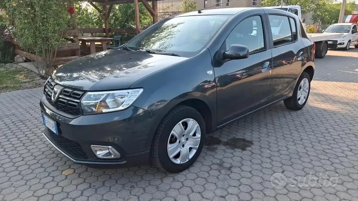 Usata Dacia Sandero Comfort 73 CV (53 kW) 2019 Marrone Berlina