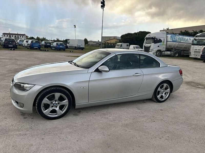 Usata BMW 323 Cabriolet 170 CV (125 kW) 2008 Argento Cabrio