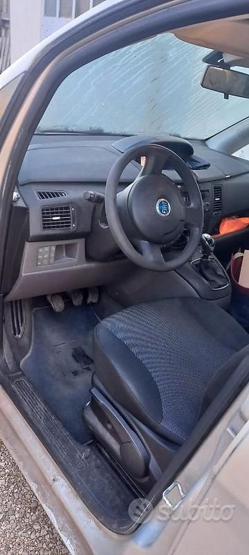 Usata Fiat Idea 2006 Grigio Monovolume