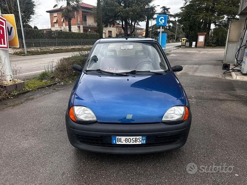 Usata Fiat 600 39 CV (28 kW) 2000 Blu Berlina