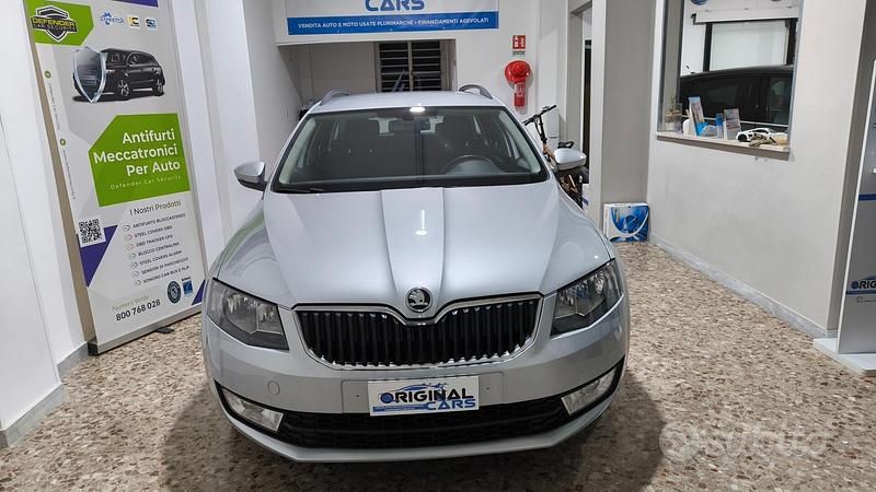 Usata Skoda Octavia Executive 110 CV (80 kW) 2016 Grigio Station wagon