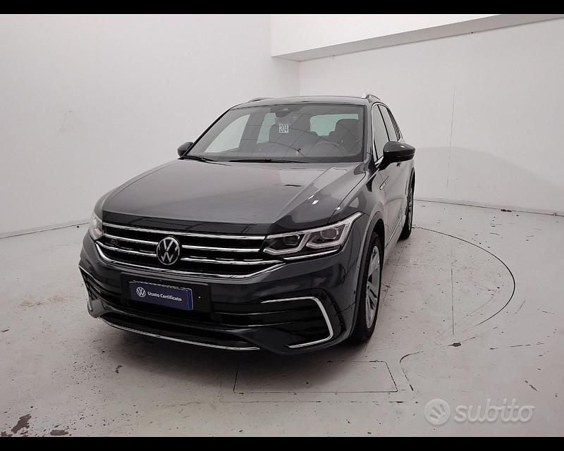 Grigio Usata 2023 VW Tiguan R-line SUV | 33.900 € (Ottimo prezzo) - Immagine 1/4