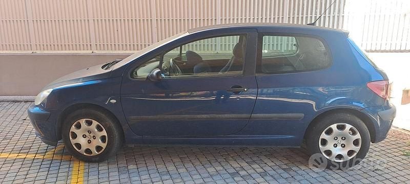 Usata Peugeot 307 2002 Utilitaria