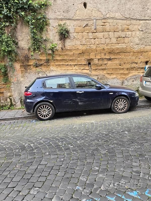 Usata Alfa Romeo 147 2005 Blu Utilitaria