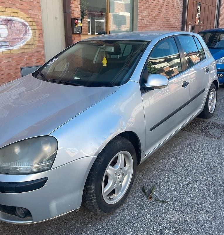 Usata VW Golf IV 2004 Grigio Berlina