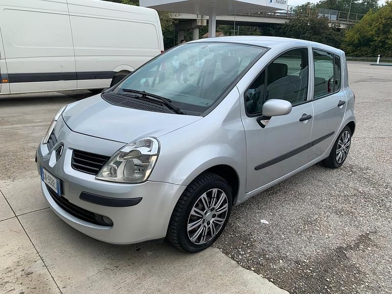 Grigio Usata 2007 Renault Modus Monovolume | 2550 € (Buon prezzo) - Immagine 1/4