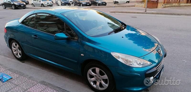 Usata Peugeot 307 CC 136 CV (100 kW) 2006 Blu Cabrio