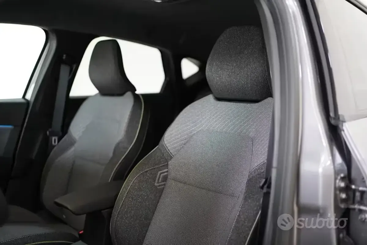 Nuova Renault Captur 120 CV (88 kW) 2026 Grigio SUV