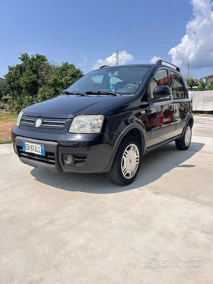 Usata Fiat Panda Climbing 60 CV (44 kW) 2010 Nero Utilitaria