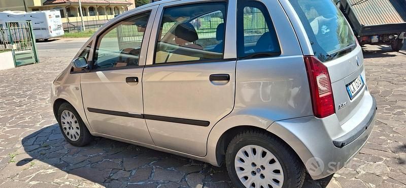 Usata Fiat Idea 80 CV (58 kW) 2005 Grigio Monovolume