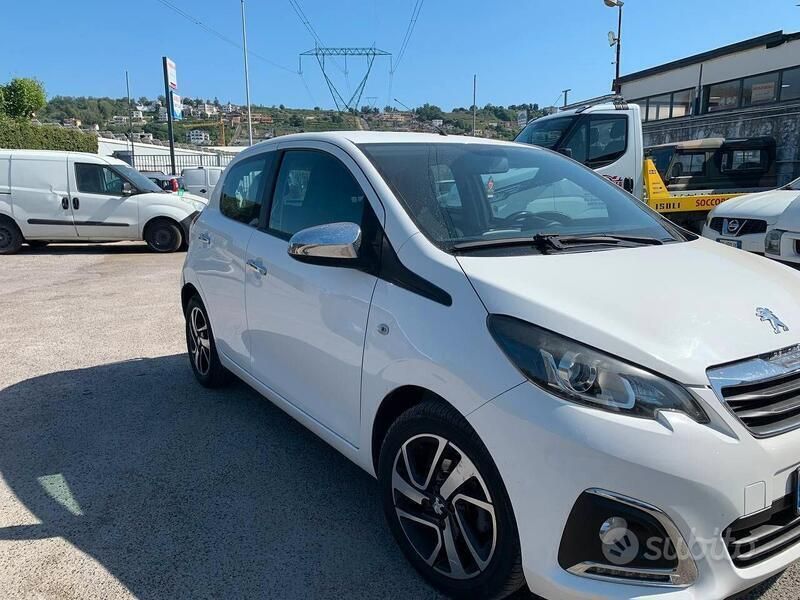 Bianco Usata 2019 Peugeot 108 Collection Due volumi | 8990 € (Buon prezzo) - Immagine 1/4