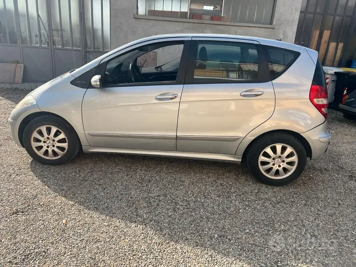 Usata Mercedes A180 109 CV (80 kW) 2006 Grigio Berlina