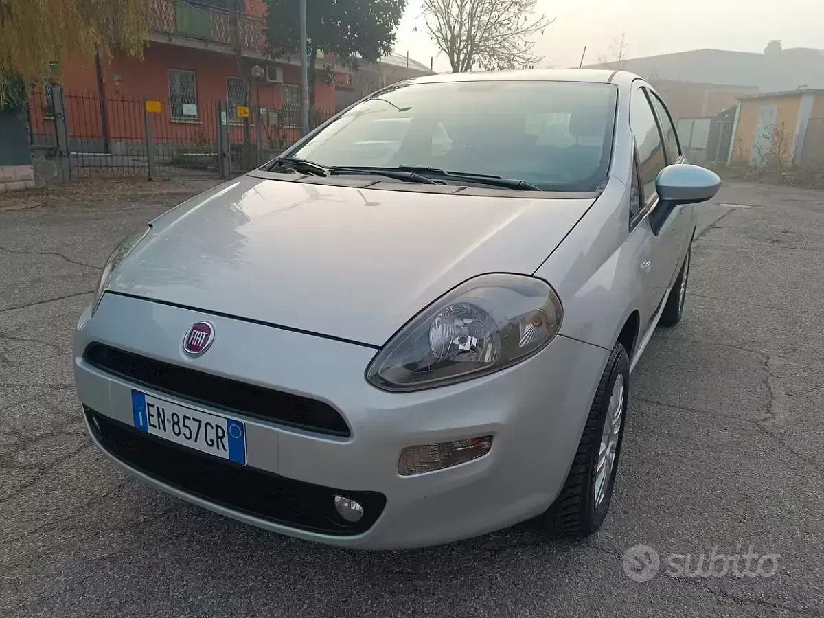 Usata Fiat Grande Punto 69 CV (50 kW) 2013 Utilitaria