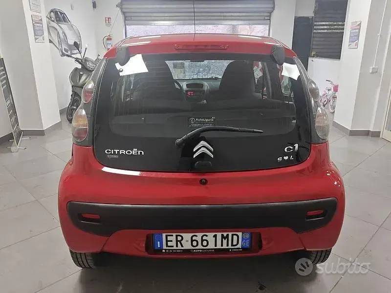 Second-hand Citroën C1 Attraction 68 CP (50 kW) 2013 Roșu Hatchback