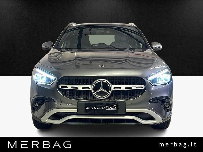 Nuova Mercedes GLA180 Advanced 136 CV (100 kW) 2025 Grigio SUV