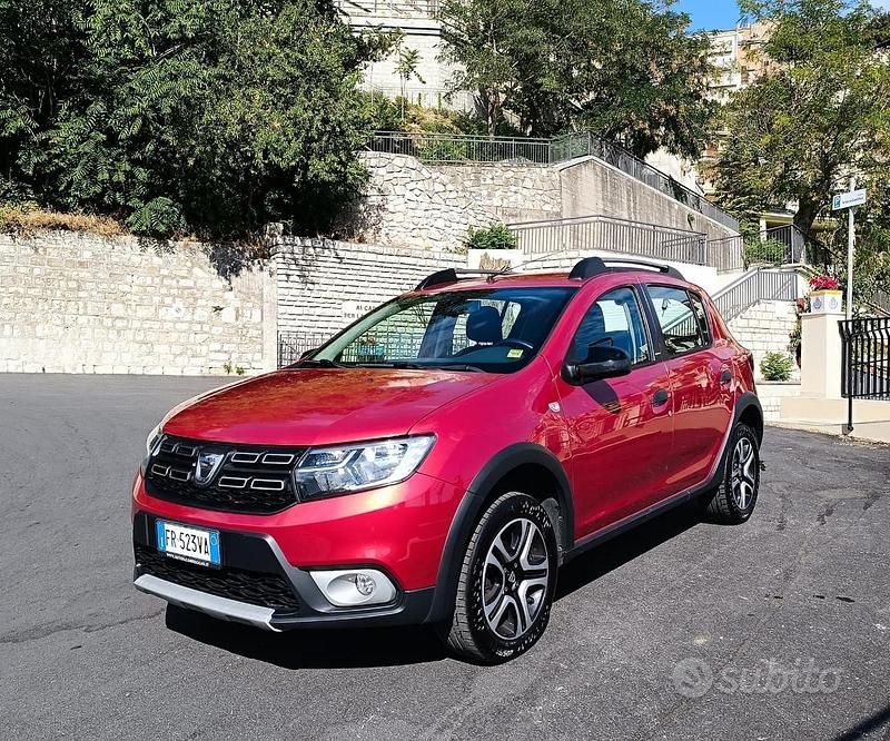 Usata Dacia Sandero Stepway 90 CV (66 kW) 2018 Rosso SUV