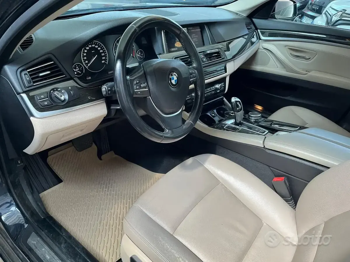 Usata BMW 520 Luxury Line 190 CV (139 kW) 2017 Bluazzurro Berlina