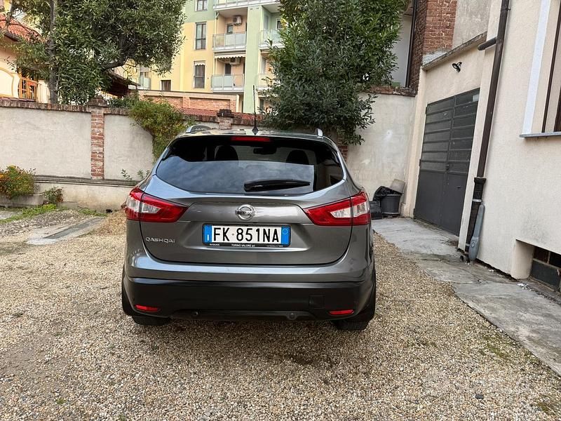 Usata Nissan Qashqai N-Connecta 115 CV (84 kW) 2017 Grigio SUV