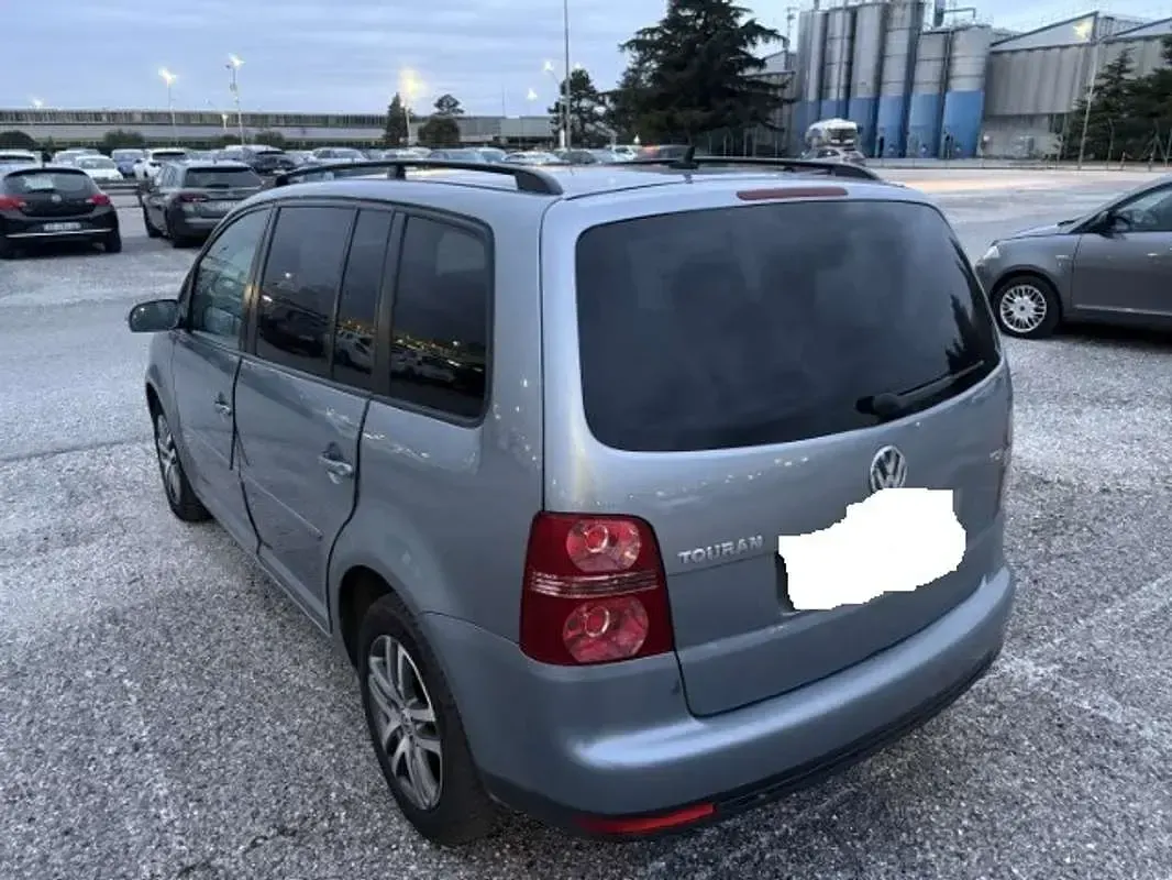 Usata VW Touran Trendline 105 CV (77 kW) 2009 Grigio Monovolume