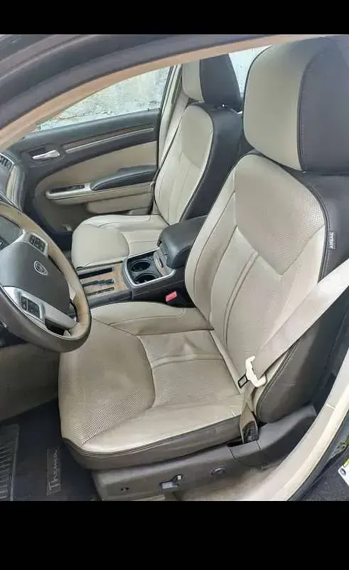 Usata Lancia Thema 239 CV (175 kW) 2011 Marrone Berlina