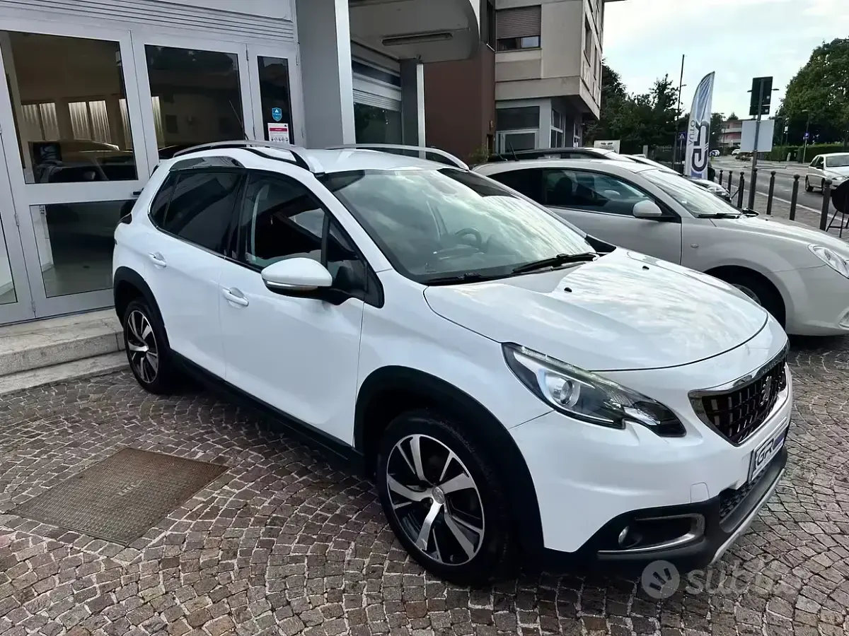Usata Peugeot 2008 Allure 99 CV (72 kW) 2016 Bianco SUV