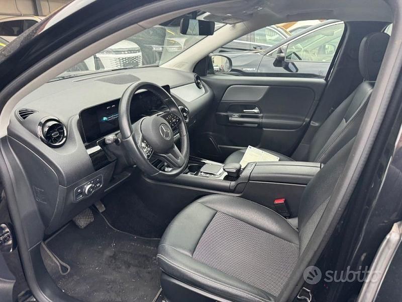 Usata Mercedes GLA180 Business 116 CV (85 kW) 2022 Nero SUV
