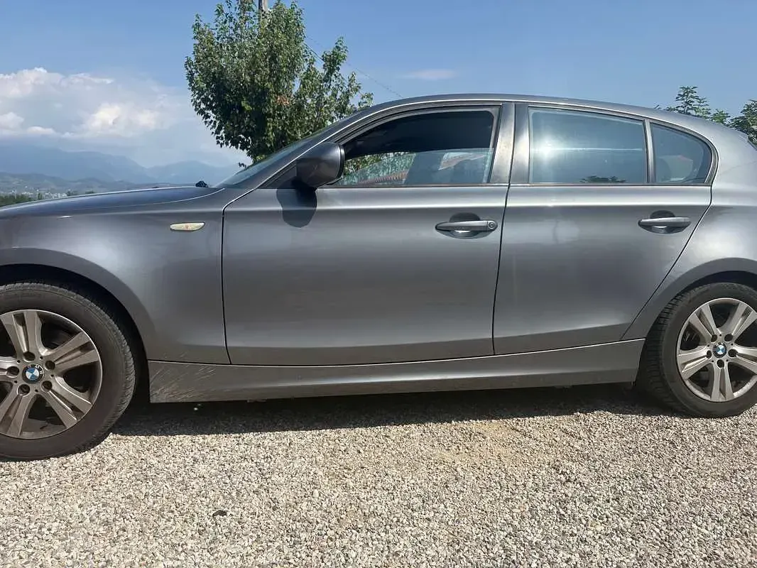 Usata BMW 118 143 CV (105 kW) 2011 Grigio Utilitaria