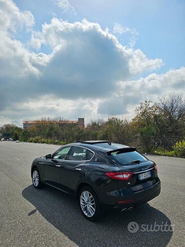 Usata Maserati Levante 250 CV (183 kW) 2020 Nero SUV