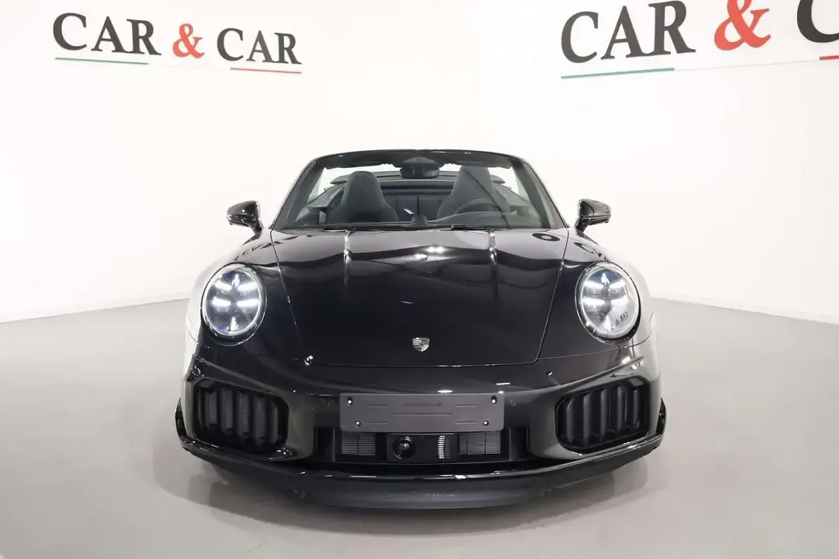 Usata Porsche 992 711 CV (522 kW) 2026 Nero Cabrio