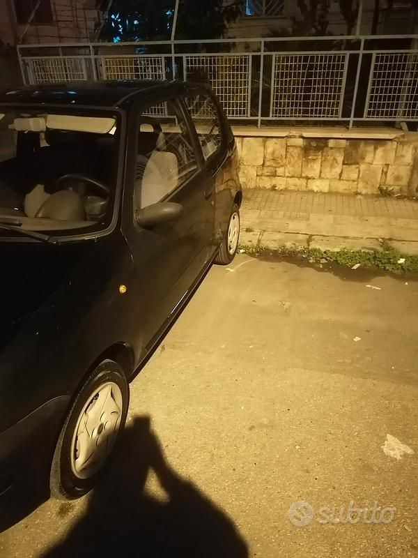 Nero Usata 1998 Fiat 600 Due volumi | 1000 € - Immagine 1/4