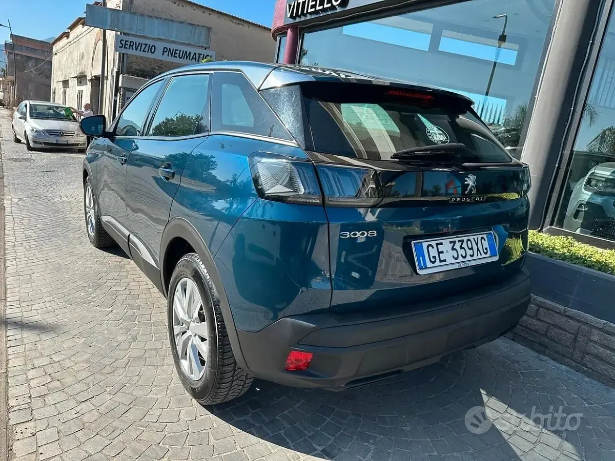 Usata Peugeot 3008 Business-Line 131 CV (96 kW) 2021 Bluazzurro SUV