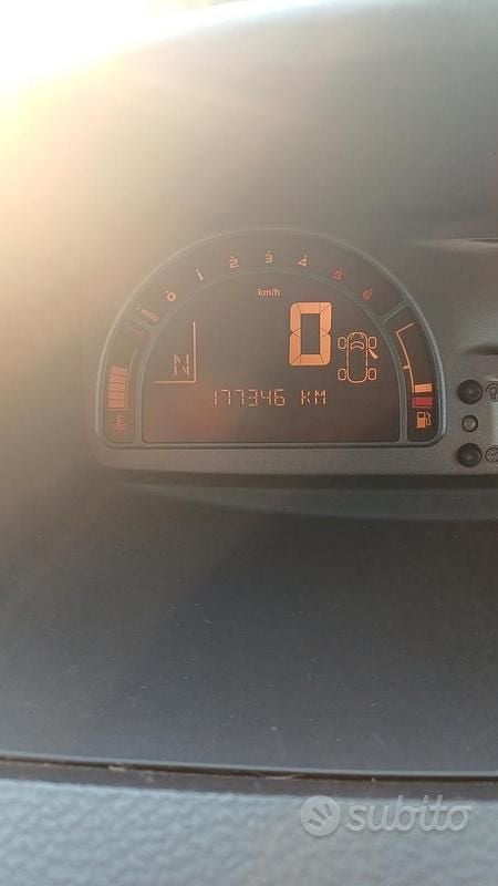 Käytetty Renault Modus 85 HP (62 kW) 2009 Sininen Tila-auto