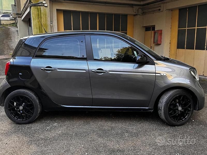 Usata Smart ForFour 71 CV (52 kW) 2016 Utilitaria
