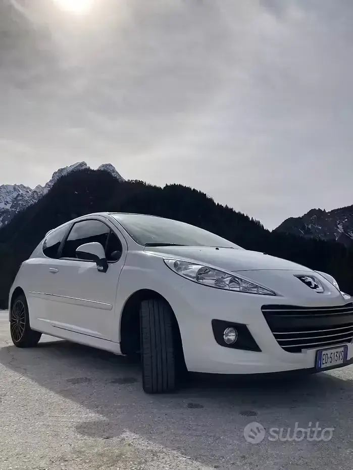 Usata Peugeot 207 92 CV (67 kW) 2011 Bianco Berlina