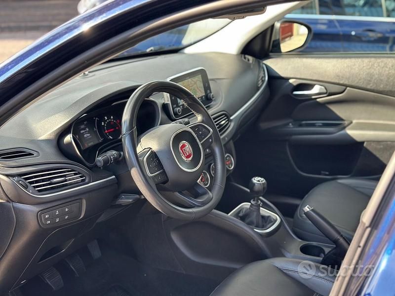 Usata Fiat Tipo Lounge 120 CV (88 kW) 2017 Blu Station wagon
