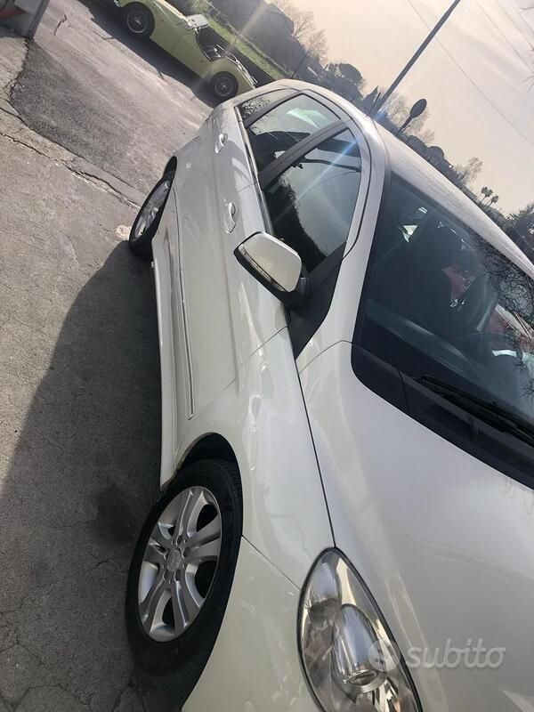 Usata 2011 Mercedes B180 Monovolume | 3200 € - Immagine 1/4