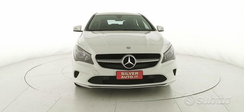 Käytetty Mercedes CLA200 136 HP (100 kW) 2017 Valkoinen Farmari