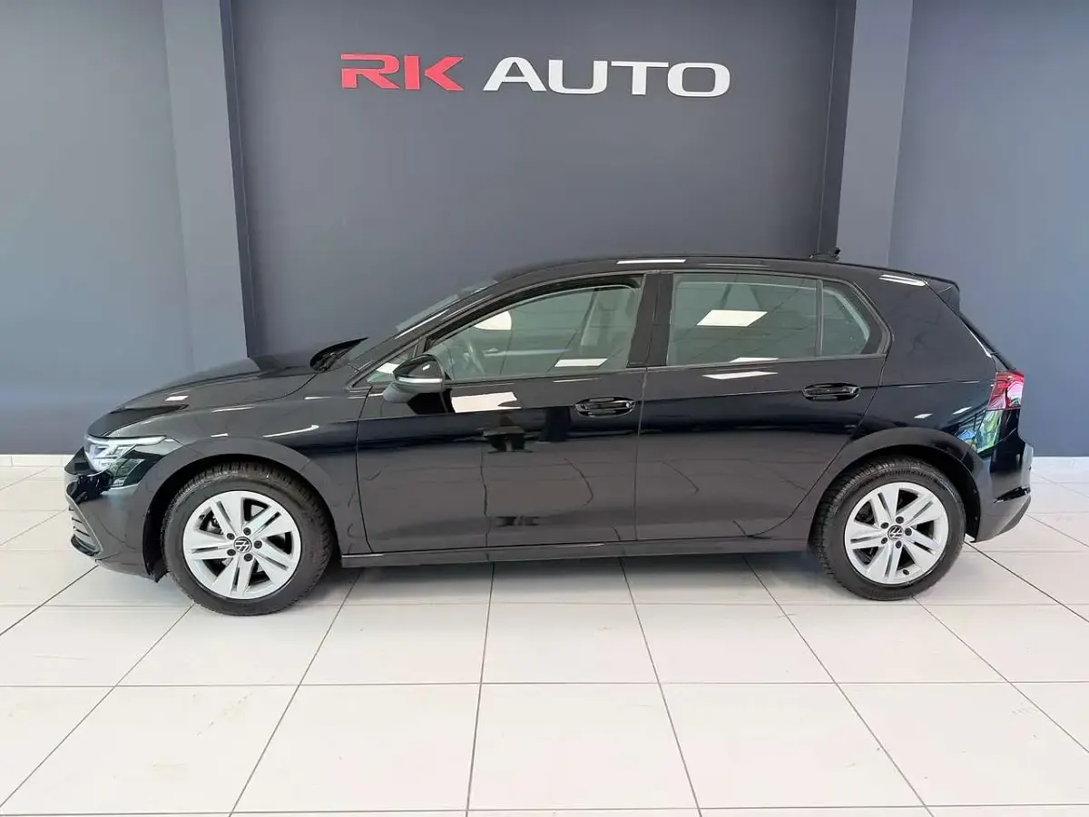 Usata VW Golf VIII Life 116 CV (85 kW) 2021 Nero Berlina
