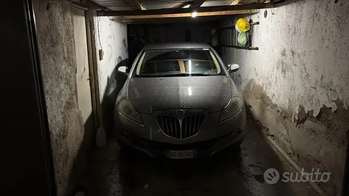 Usata Lancia Delta 120 CV (88 kW) 2008 Grigio Utilitaria