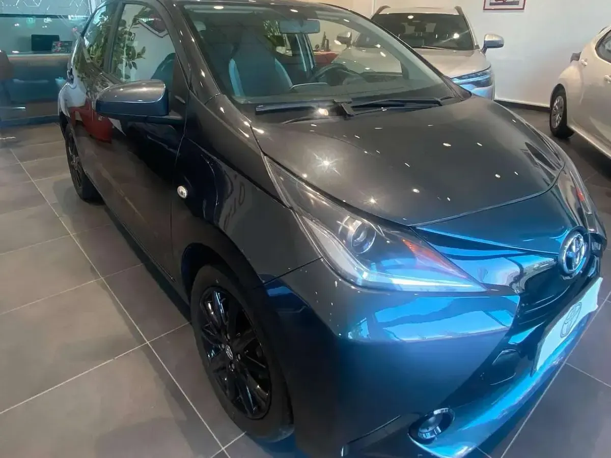 Usata Toyota Aygo Cool 69 CV (50 kW) 2017 Grigio Utilitaria