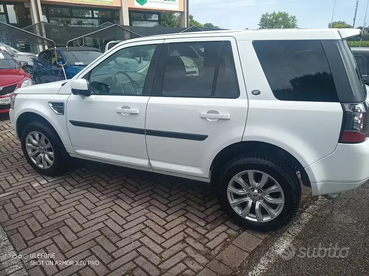 Usata Land Rover Freelander 2 190 CV (139 kW) 2013 Bianco SUV